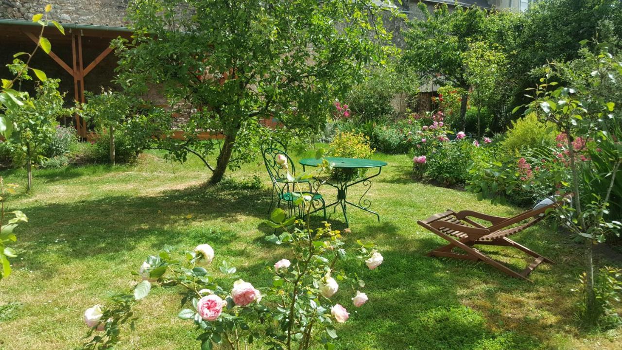 Hotel Les Hirondelles Sainte-Suzanne  Zewnętrze zdjęcie